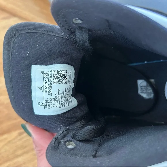 Nike Air Jordan 1 Mid SE All-Star Carbon Fiber GS 2021 DD2192-001. Size 5 Youth - Picture 5 of 14